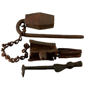 CADENAS ANCIEN CIRCA 1800 en Fer Forgé avec Clé Ouvragée. Antique